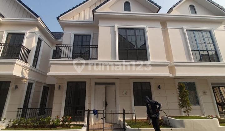 Rumah Cluster Margonite Lavon Swan City, 3 Lantai 8x9