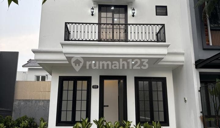Rumah Hook American Classic 3 Lantai di The Icon Bsd City - SHM