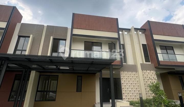 Rumah Unfurnish Konsep Natural Skylight di Carson Summarecon, Gading Serpong