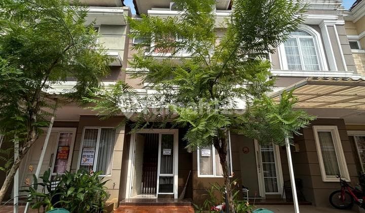 Rumah 2 Lantai Modern Minimalis 4X8 di Amarilloillage, Gading Serpong