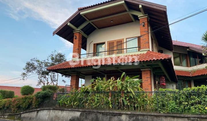 RUMAH MEWAH 2 LT KUALITAS SUPER DEKAT TOL BANYUMANIK