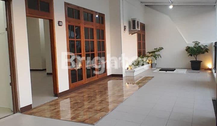 Rumah Mewah Siap Huni 2 Lt Pusat Kota Semarang