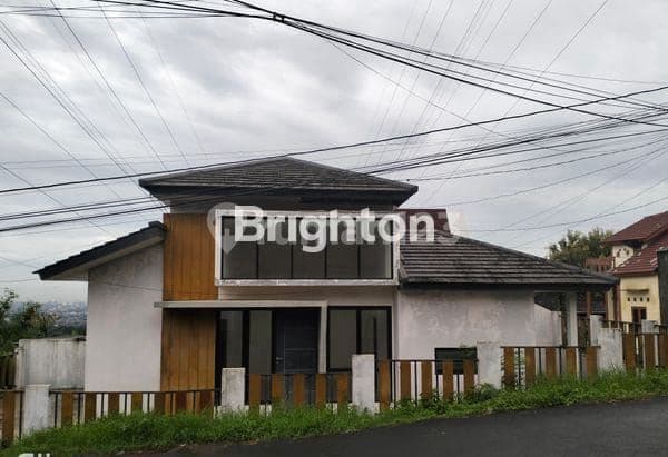 RUMAH BARU SEMI CLUSTER BELUM PERNAH DITEMPATI TENANG BEBAS BANJIR