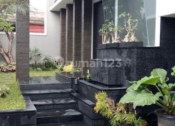 Dijual Rumah Mewah Strategis Lt 225m² Kemang Utara Shm