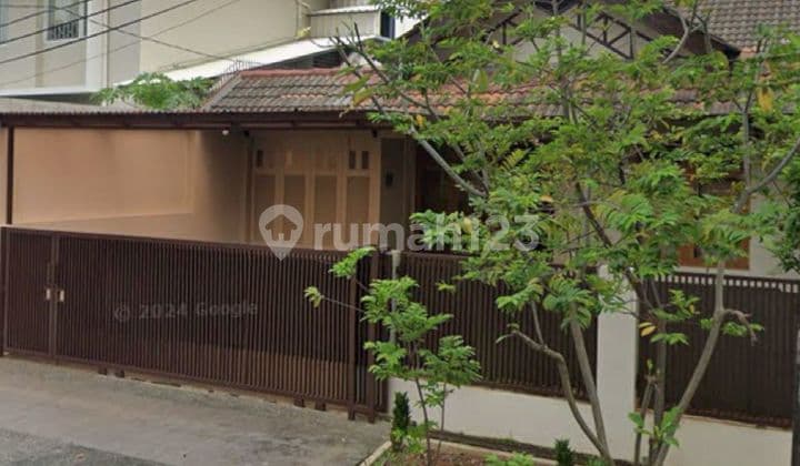 RUMAH LOKASI STRATEGIS DEKAT SEKOLAH DAN PASAR MODERN!