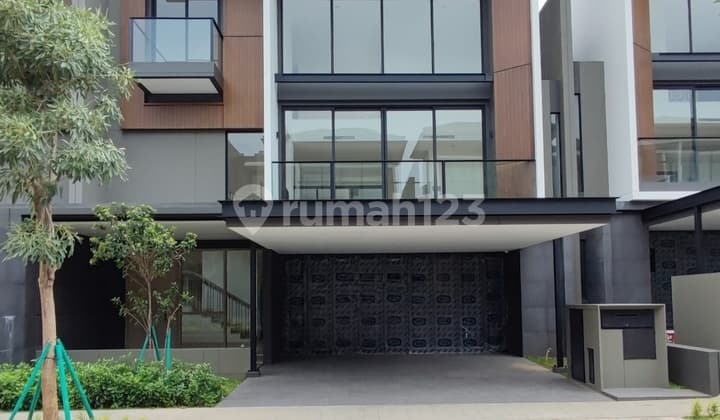 Jarang Ada. Rumah Mewah Navapark cluster Laurel, BSD