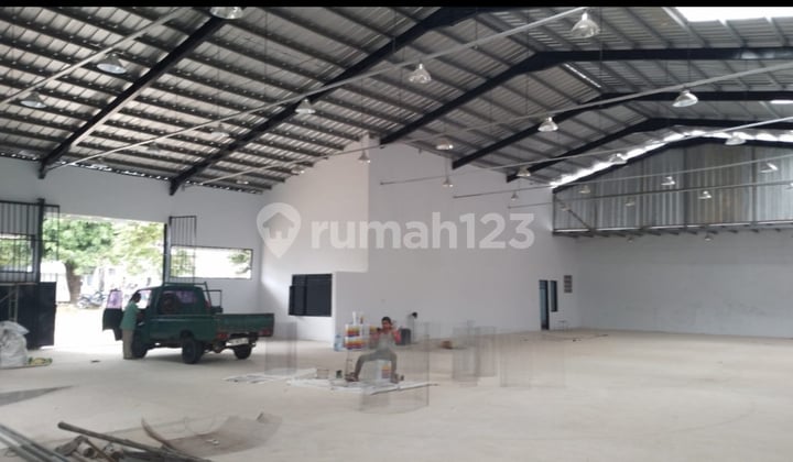 Warehouse for Rent, Ready to Use, Area 800m², Minimum Lease 5 Years, Location: Cakung, East Jakarta.
