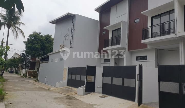 Dijual Rumah Baru Bagus 2 Lantai Siap Huni di Harapan Jaya Bekasi Kota