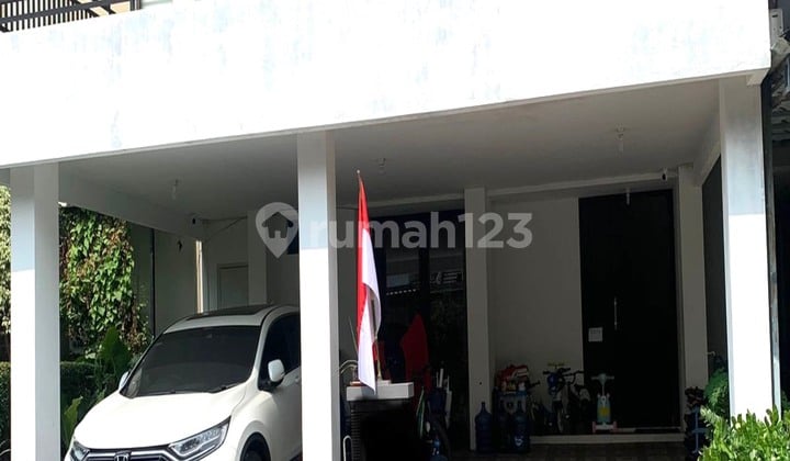 Rumah Bagus Siap Huni di SERENADE LAKE , GADING SERPONG, Gading Serpong Serenade Lake SHM - Sertifikat Hak Milik Semi Furnished