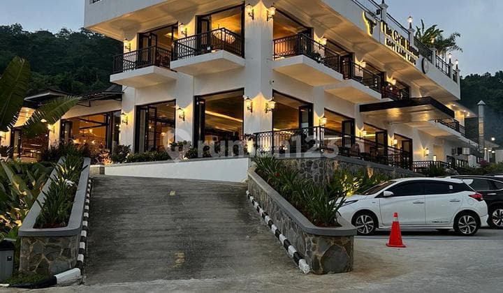 Dijual Resto Cafe Sentul City Bogor Mewah Ruang-Usaha 3615.0 m² HGB Furnished