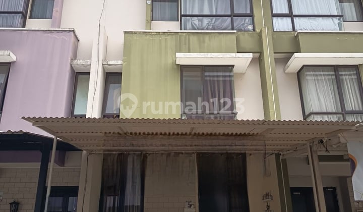 Kostan Bangunan 3 Lantai 10 Kamar Lokasi Strategis di Gading Serpong