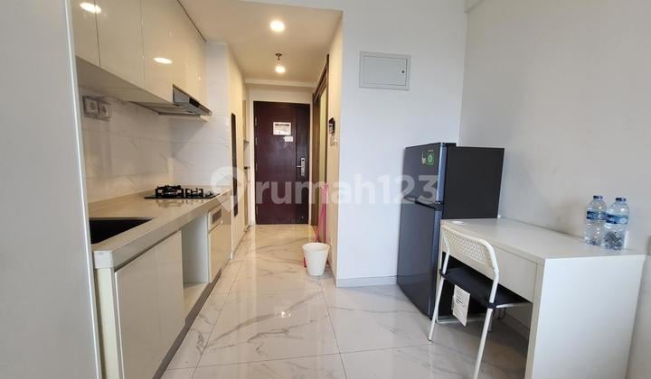 Ready-to-Occupy Sky House Apartment in BSD City Next to AEON Mall, 1 Bedroom Furnished