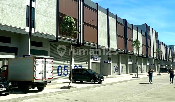 Gudang Baru New Launching Starhub Nempel Dengan Soekarno Hatta 108.0 m² HGB Unfurnished