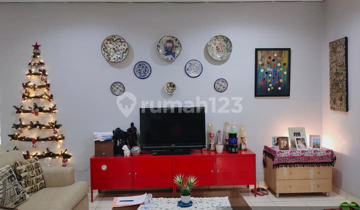 Strategic 2-Story Hook House Flood-Free in Rawamangun S7642