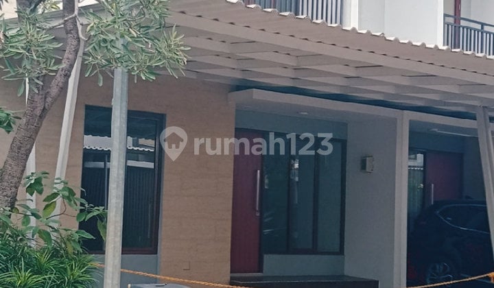 Rumah 2 Lantai di Cluster Elite Jatiwarna Bekasi S9359
