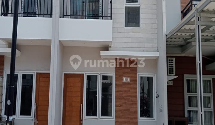 For Sale Cheap House Attached South Jakarta Ready to Live In