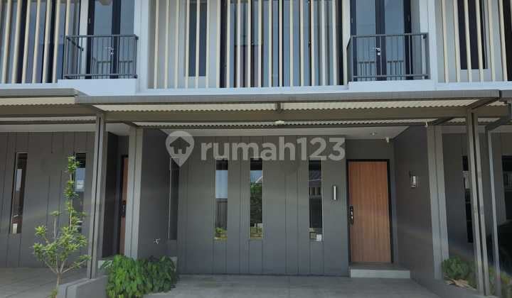 Dijual Rumah View Danau Depan Taman Grand Wisata
