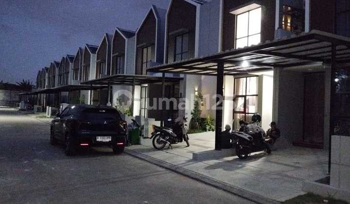 Disewakan Rumah 2 Lantai Fullyfurnish Free Ipl&Inet Dkt St Cisauk