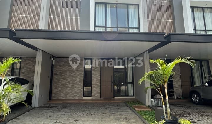 3-Story House for Sale Fully Furnished Near MRT Lebak Bulus Ready to Move In