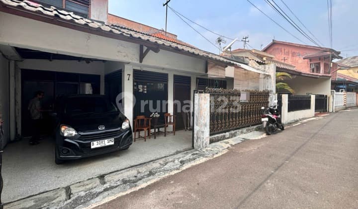 Rumah Masih Siap Huni Jalan 1 Mobil Dekat Eco Park