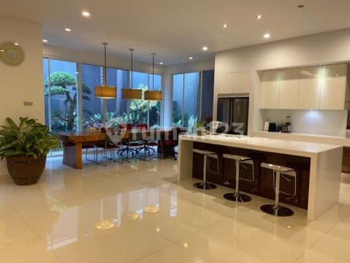 Rumah Modern Minimalis di Tatar Larangtapa Kota Baru Parahyangan