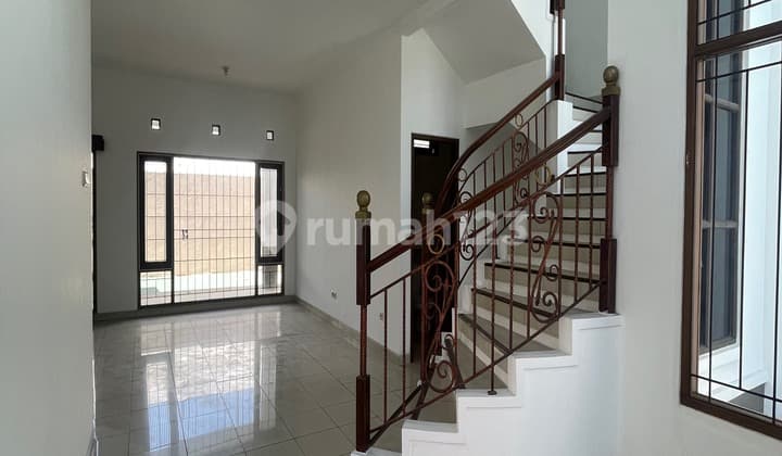Rumah Modern Minimalis Terawat di Komplek Batununggal Bandung