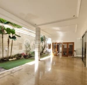 Rumah Mewah Modern Classic 2 Lantai Disewakan Di Sayap Rajawaki