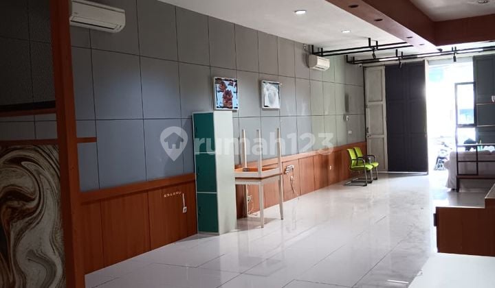 Disewakan Ruko 3 Lantai Depan Universitas Maranatha