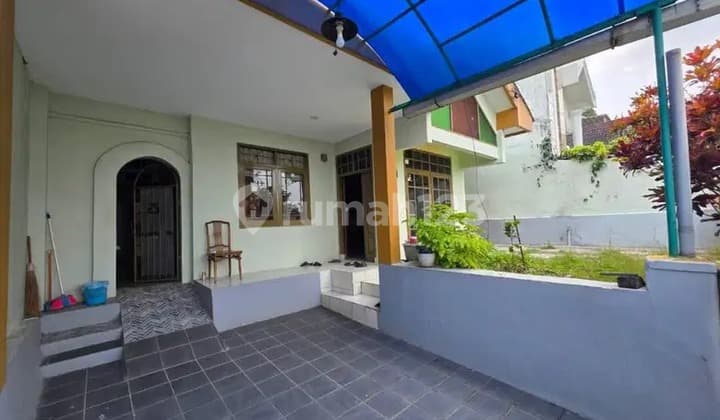 For Sale House in Cipageran Asri Complex. Mountainous Serene Atmosphere with View of Bandung City.