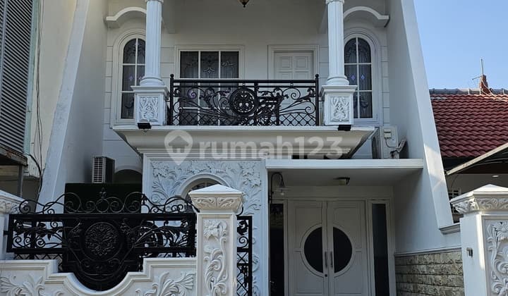 Dijual Rumah Bagus & Siap Huni American Classic Di Pakuwon City, Mulyorejo,