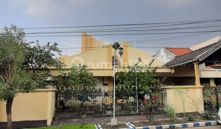 Dijual Rumah hitung tanah Manyar Kertoarjo dekat Galaxy mall