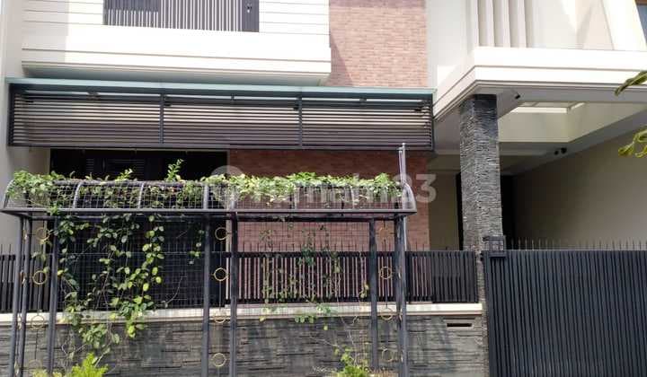 Dijual Rumah Minimalis Modern Wisma Permai Sangat Dekat Galaxy Mall