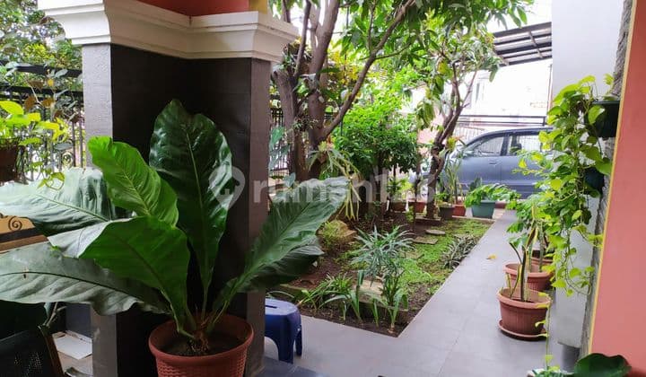 Dijual Rumah Luas dan Strategis di Sayap Moh.Ramdhan