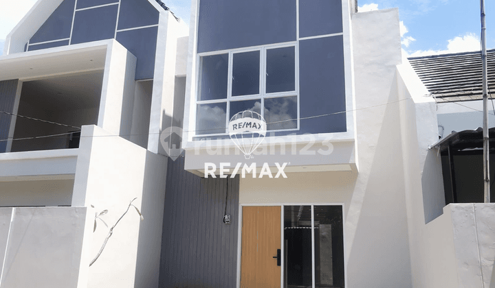 DIJUAL RUMAH SIAP HUNI 2 LANTAI DALAM CLUSTER DI TANAH SAREAL