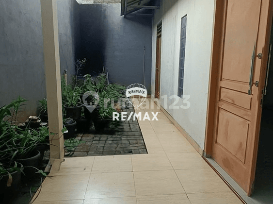 DIJUAL RUMAH DENGAN 3 BANGUNAN RUKO KAWASAN CIBUBUR LOKASI MENARIK