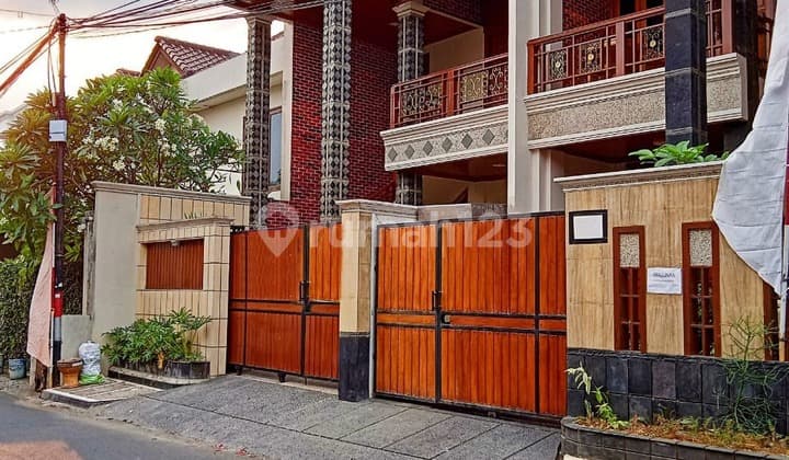 Rumah di Townhouse Eksklusif Lokasi Strategis di Pejaten Pasar Minggu