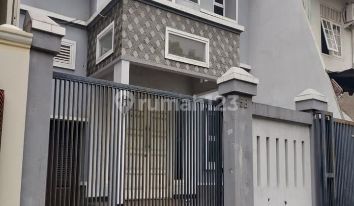 Rumah 2.5 Lantai Siap Huni Di Jelambar