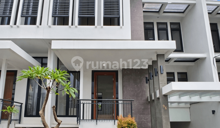Rumah di Ragunan Area, Jakarta Selatan, Dalam Kompleks