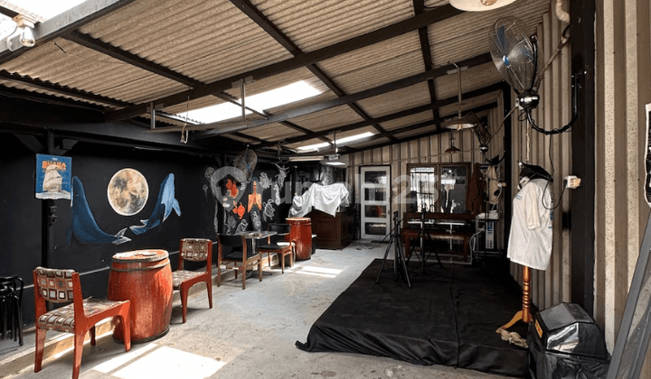 House in Cipete, South Jakarta Commercial Zone