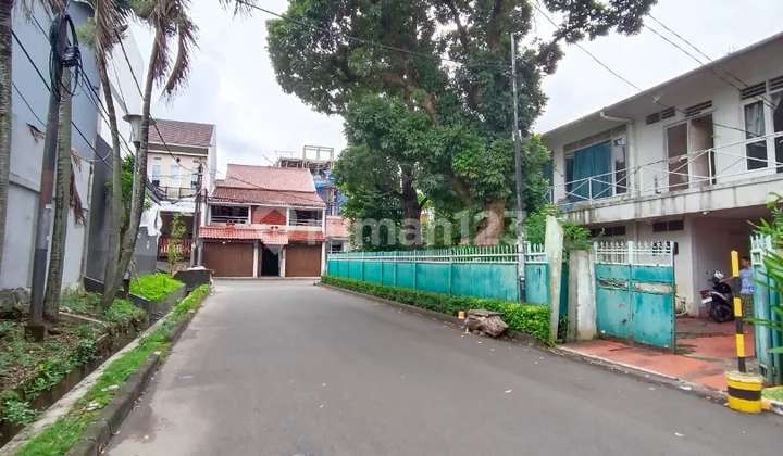 House in Senayan Area, South Jakarta, Wide Road Complex