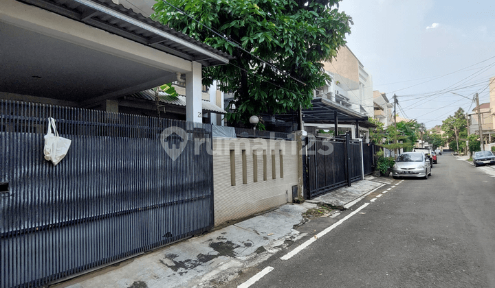 Rumah Di Pondok Indah, Jakarta Selatan Dekat Ke Mall