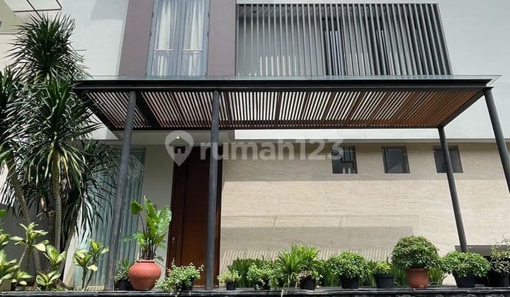 Rumah 2 Lantai Furnished di Cipete, Jakarta Selatan