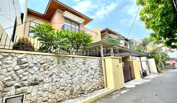 Rumah Modern Kemang Jakarta Selatan, Bebas Banjir, Harga Murah