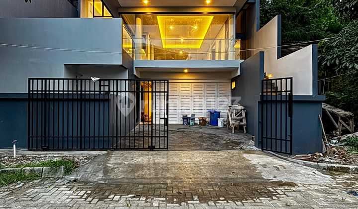 Rumah 3 Lantai Unfurnished di Jl. Kemang, Jakarta Selatan