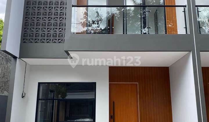 Rumah Bagus Cilandak, Jakarta Selatan SHM Semi Furnished