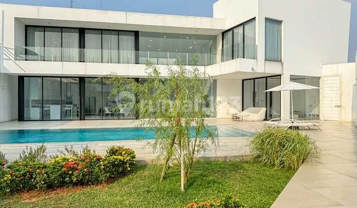 Rumah 3 Lantai SHM di Jalan Bsd, Tangerang