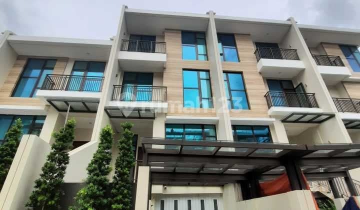 Hunian Townhouse 4 Lantai Pondok Pinang Konsep Modern Glass House