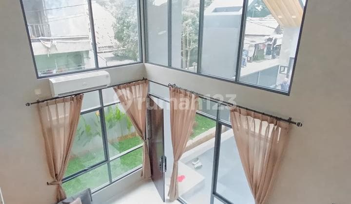 4-story house in West Jakarta Near Puri Indah Renowned Architect