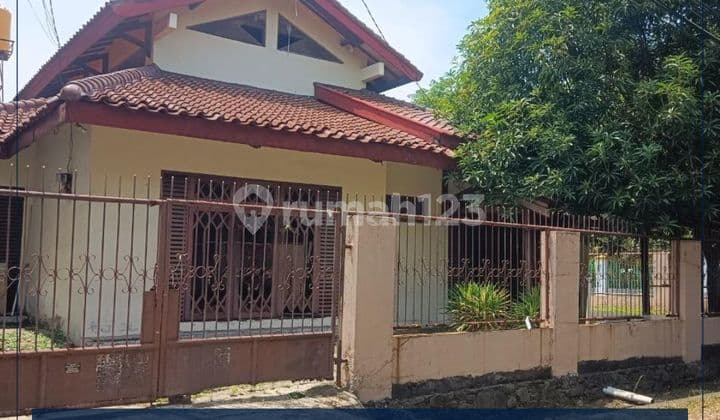 Very Cheap House in Tanjung Duren. Hook Position Suitable for Boarding Houses.