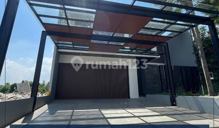 For Sale New Luxury House With Swimming Pool. Kota Baru Parahyangan